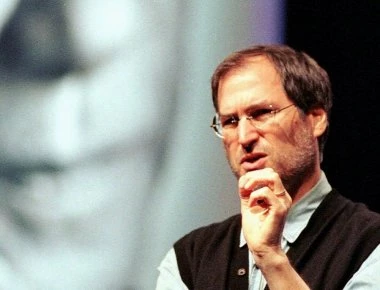 Η απλή ερώτηση του Steve Jobs που έφτασε την αξία της Apple στο 1 τρισ. (βίντεο)